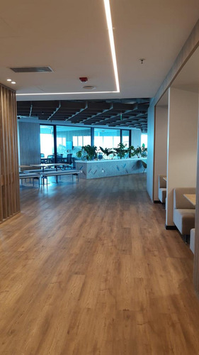 Oficinas En Alquiler - Edificio Plaza - Distrito Quartier