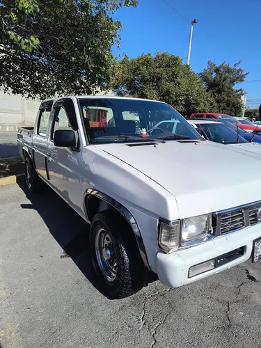 Nissan Doble Cabina Automática