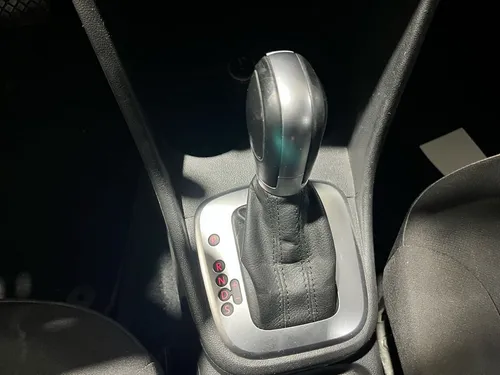 Volkswagen Polo 1.6 L4 Tiptronic At