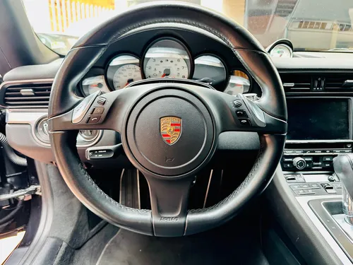 Porsche 911 911 Carrera 4 Black Edition