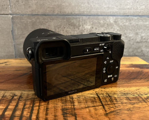 Sony Alpha 6500 Ilce-6500 Con Lente Zeiss 4/16-70