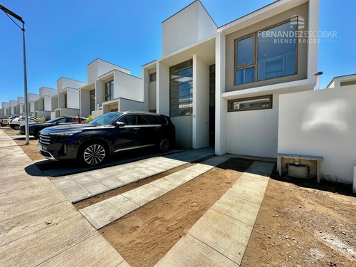 Concon - Vende Casa 3 Pisos 4d 4b 2e - Pinares De Montemar