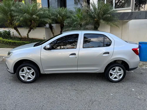 Renault Logan 1.6 Privilege / Intens