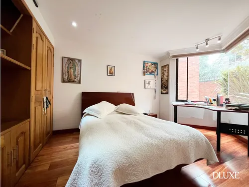 Vendo, Apartamento En La Carolina, 4 Habitaciones Para Inversión