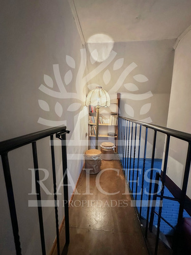 Excelente Casa De Dos Pisos, Incluye Local Comercial