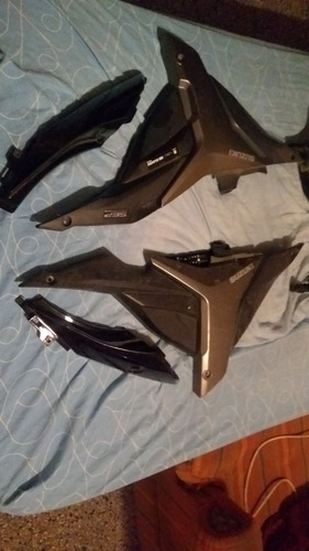 Imagen 5 de 10 de Estética Completa Color Negra De Suzuki Gixxer