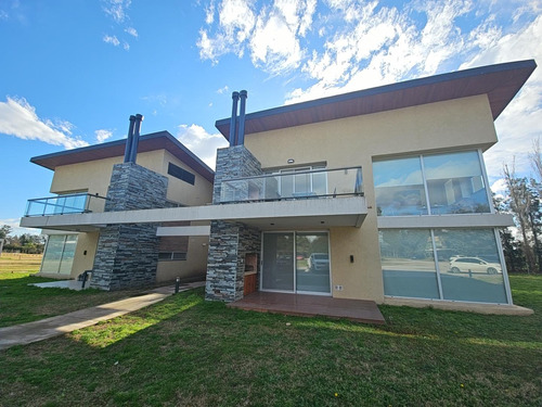 Dormi En Alquiler. Cochera. Gimnasio. Tenis. Futbol. Yoga. Sum. Pileta. Zona Oeste. Lujan