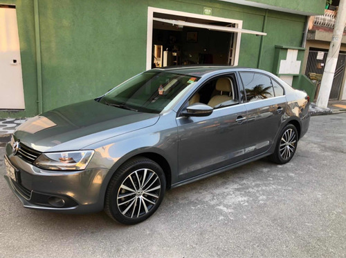Imagem 2 de 13 de Volkswagen Jetta 2011 2.0 Tsi Highline 4p
