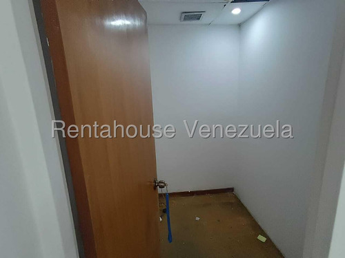 Oficina En Alquiler En Campo Alegre Mls 25-17676 Yf