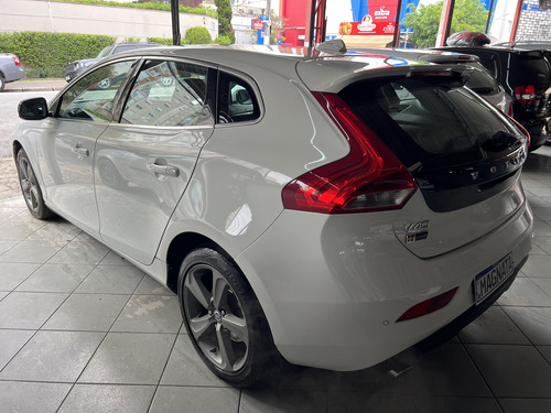 Volvo V40 2.0 T4 Dynamic Aut. 5p