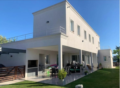 Casa En Venta En Los Alisos, Nordelta, Tigre!