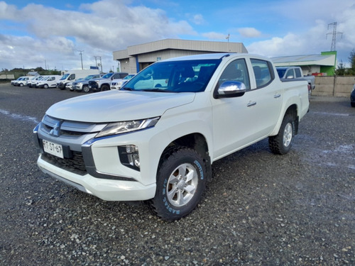 Mitsubishi L200 L200 Katana D/c 2.4 Tdi Mt Crt 4x4