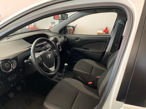 Imagem 2 de 8 de Toyota Etios 2020 1.5 X Plus 16v Flex 4p Manual