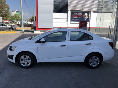 Imagen 7 de 15 de Chevrolet Sonic 4 Puertas