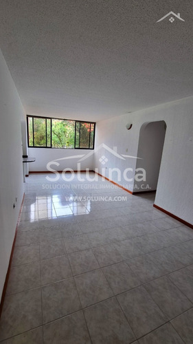 Imagen 4 de 14 de Resid. Santa Barbara, Av. Las Américas