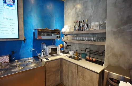 Heladeria Cafeteria En Importante Esquina De Villa Devoto Con Elaboracion