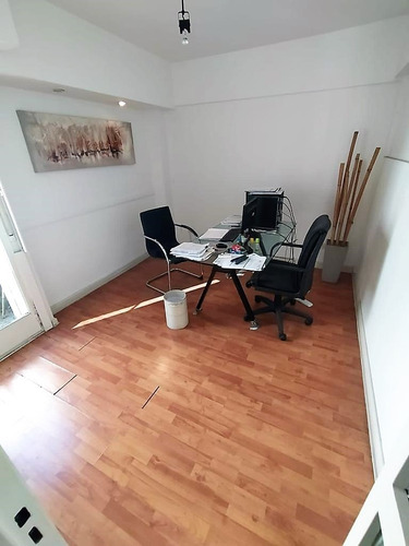 Imagen 6 de 9 de Departamento / Oficina De 2 Cómodos Ambientes Con Balcón. Excelente Ubicación !!!