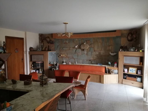 Hermosa Casa En Venta En La Urbanización El Marques. Jl