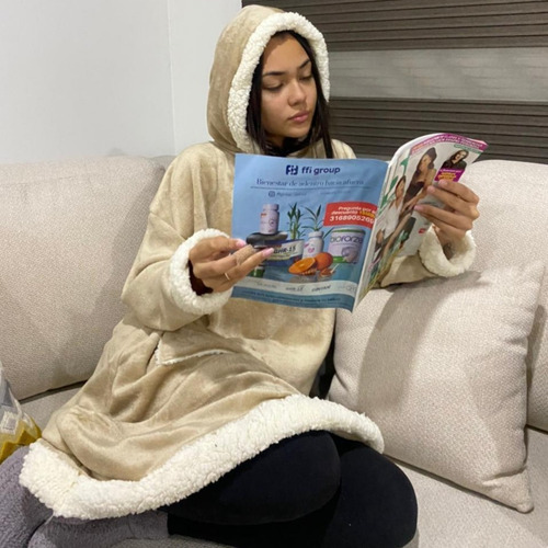 Cobija Con Mangas Piel De Durazno Copo Camel
