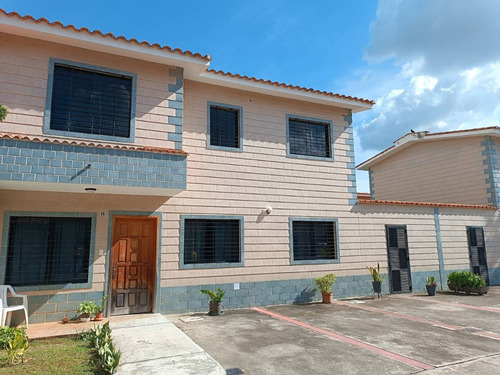 En Venta, Town House A Diseñar A Tu Gusto. San Diego.