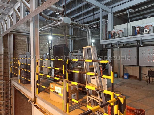 Imagen 2 de 12 de Jrl Edificio Industrial En Venta En El Llanito #23-6280