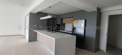 Alquiler De Espléndido Apartamento En Las Mercedes / Cl. Mls-24-22182