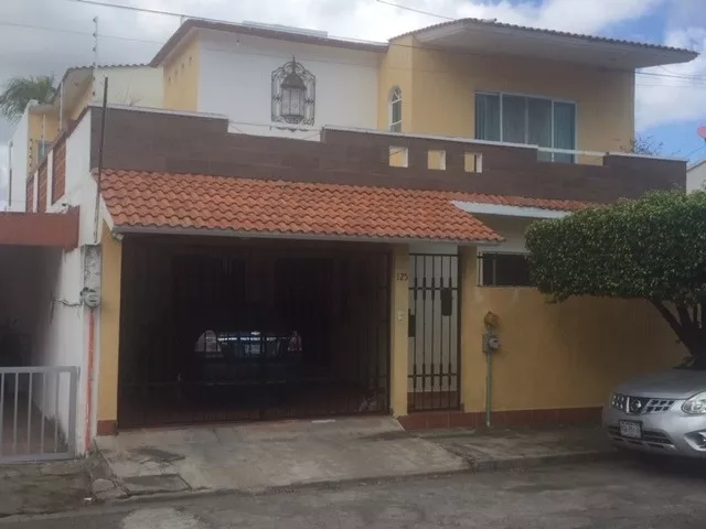 casa en venta fracc. floresta cuenta con 2 recamaras en pb. mercadolibre