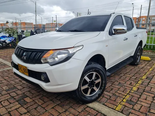 Mitsubishi L200 2.5cc MT AA 4X4