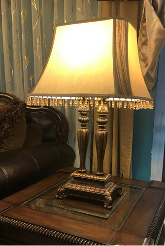 Imagen 2 de 6 de Lampara Estilo Clásico, Lampara Para Mesa En Sala O Recamara