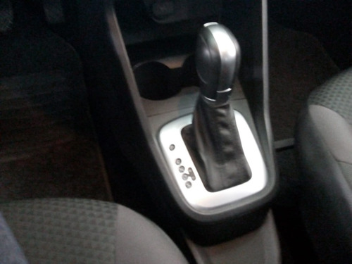 Imagem 7 de 12 de Volkswagen Voyage Msi Aut. 1.6 Flex - Baixa Km - Único Dono