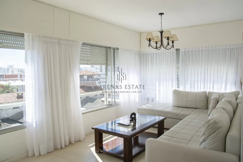 Vende Y Alquila Apartamento De 2 Dormitorios En Peninsula, Punta Del Este
