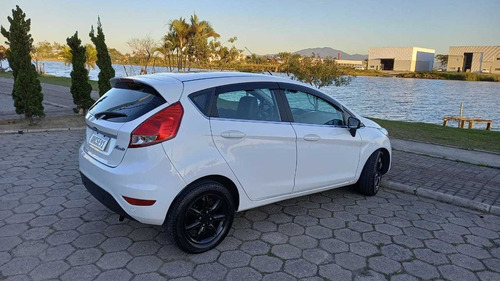 Imagem 3 de 8 de Ford Fiesta 2015 1.6 16v Titanium Flex Powershift 5p