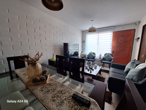 Vende Hermosa Casa, 3d/1b/ Amplio Patio_ Entrega Inmediata