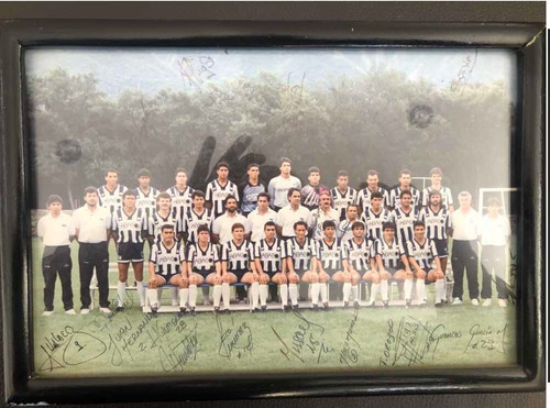 Foto Del Cf Monterrey Autografiada Por La Aplanadora.