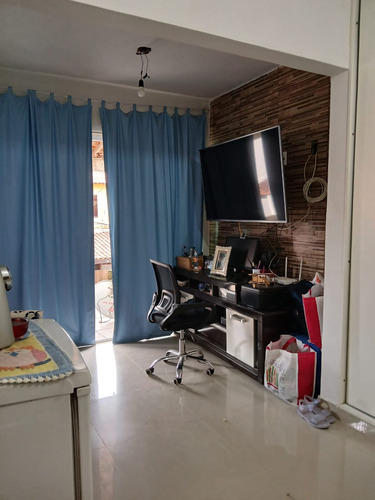 Casa Dúplex Em Condomínio Com 2quartos Sendo Uma Suíte