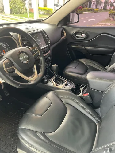 Jeep Cherokee 3.2 Longitude Plus
