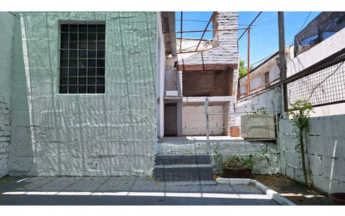 Oportunidad!! Ideal Renta Casa De 1 Dorm Y Patio