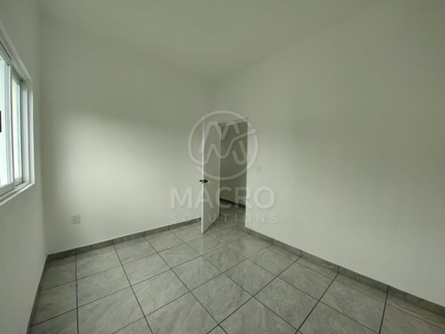 Casa En Venta En Col. Vicente Guerrero Cerca De Plaza Atrios Con 3 Recamaras