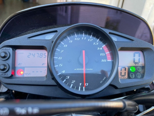 Imagen 5 de 11 de Suzuki Gsr 600