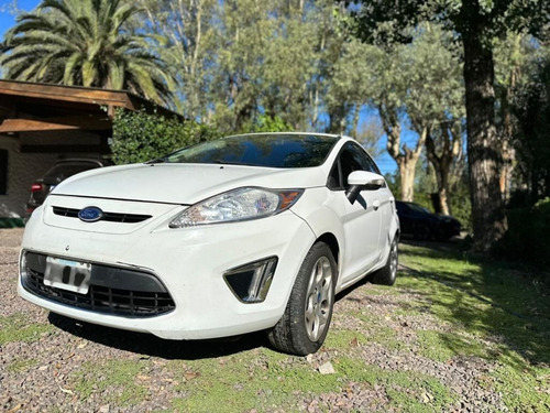 Imagen 3 de 15 de Ford Fiesta 1.6 Titanium