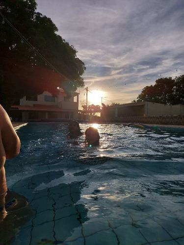 Imagem 12 de 14 de Chácara A Venda Ou Para Eventos