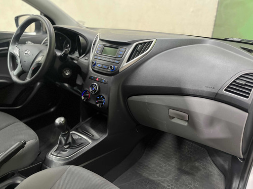Imagem 10 de 12 de Hyundai Hb20s 2019 1.0 Comfort Plus Flex 4p