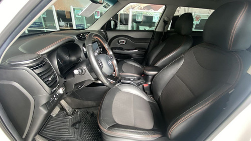 Imagen 14 de 15 de Kia Soul 2017 1.6 Sx Turbo At