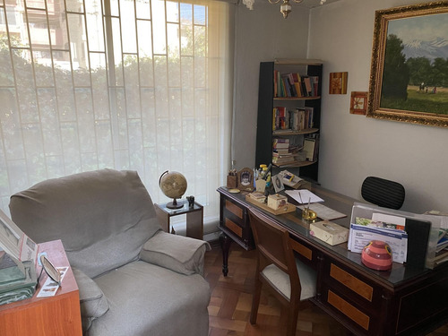 Amplia Casa Con Gran Terreno A La Venta En Ñuñoa