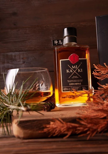 Imagen 5 de 7 de Whisky Japones Kamiki Intense Wood 500ml En Estuche 48%alc