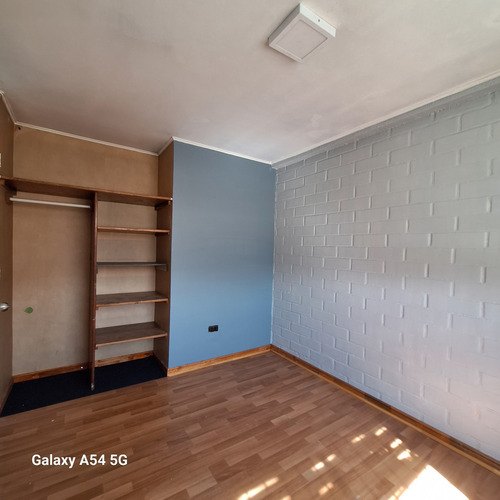 Se Vende Cómoda Casa 2 Pisos/3d/1b/ Amplio Patio Y 3 Est.