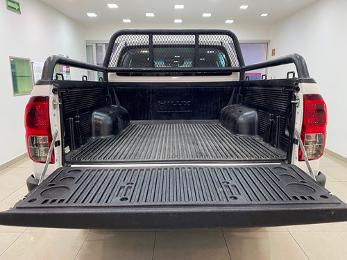Toyota Hilux 2.7 Cabina Doble Sr Mt