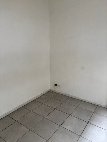 Departamento De Dos Ambientes En Caballito