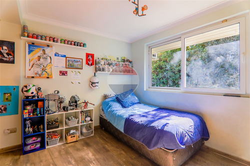 Casa En Venta De 4 Dorm. En Las Condes