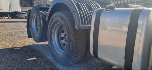 Imagem 8 de 18 de Volvo Fh 460
